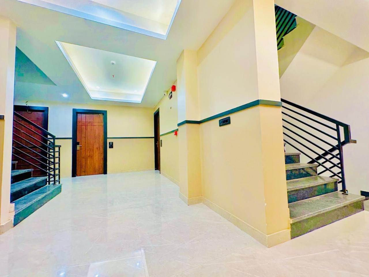 Hotel Hsp Plaza Нью-Дели Экстерьер фото