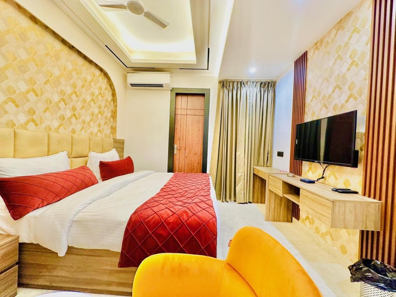 Hotel Hsp Plaza Нью-Дели Экстерьер фото
