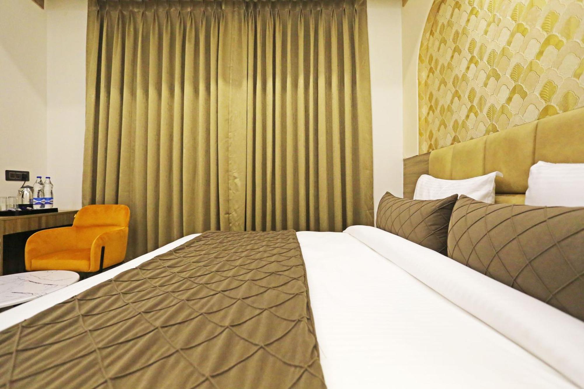 Hotel Hsp Plaza Нью-Дели Экстерьер фото