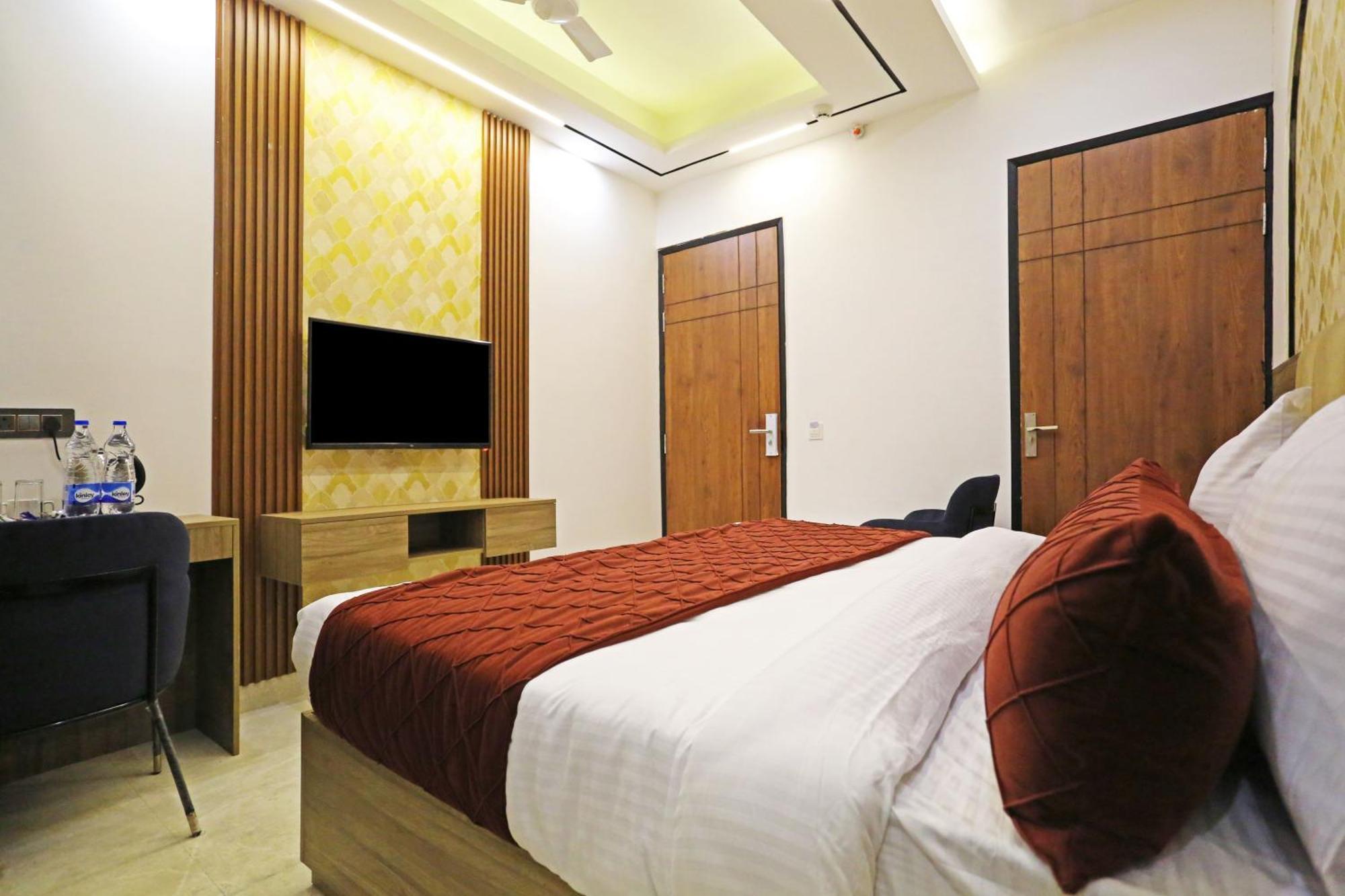 Hotel Hsp Plaza Нью-Дели Экстерьер фото