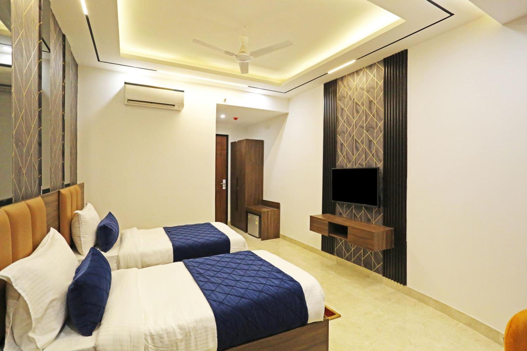 Hotel Hsp Plaza Нью-Дели Экстерьер фото