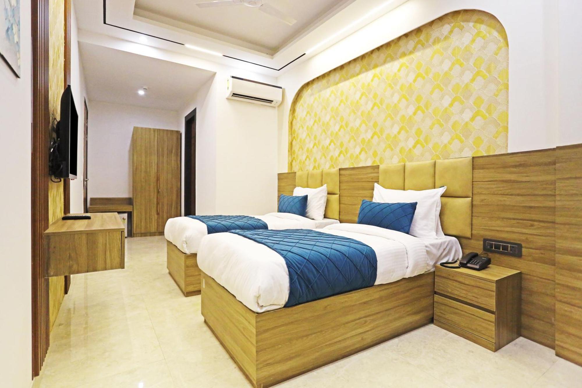 Hotel Hsp Plaza Нью-Дели Экстерьер фото