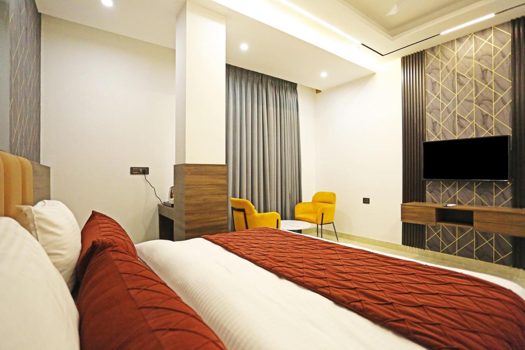 Hotel Hsp Plaza Нью-Дели Экстерьер фото